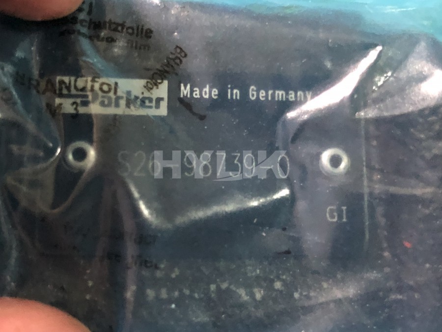S26-98739-0 R5P**-005-10-A1-PILOT
